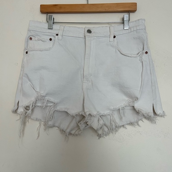 Abercrombie & Fitch Pants - Abercrombie & fitch The cut off shorts high rise